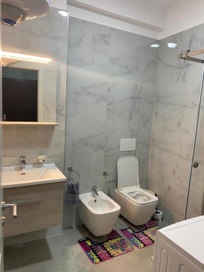 Beach Front Apartment Vlore Luaran gambar